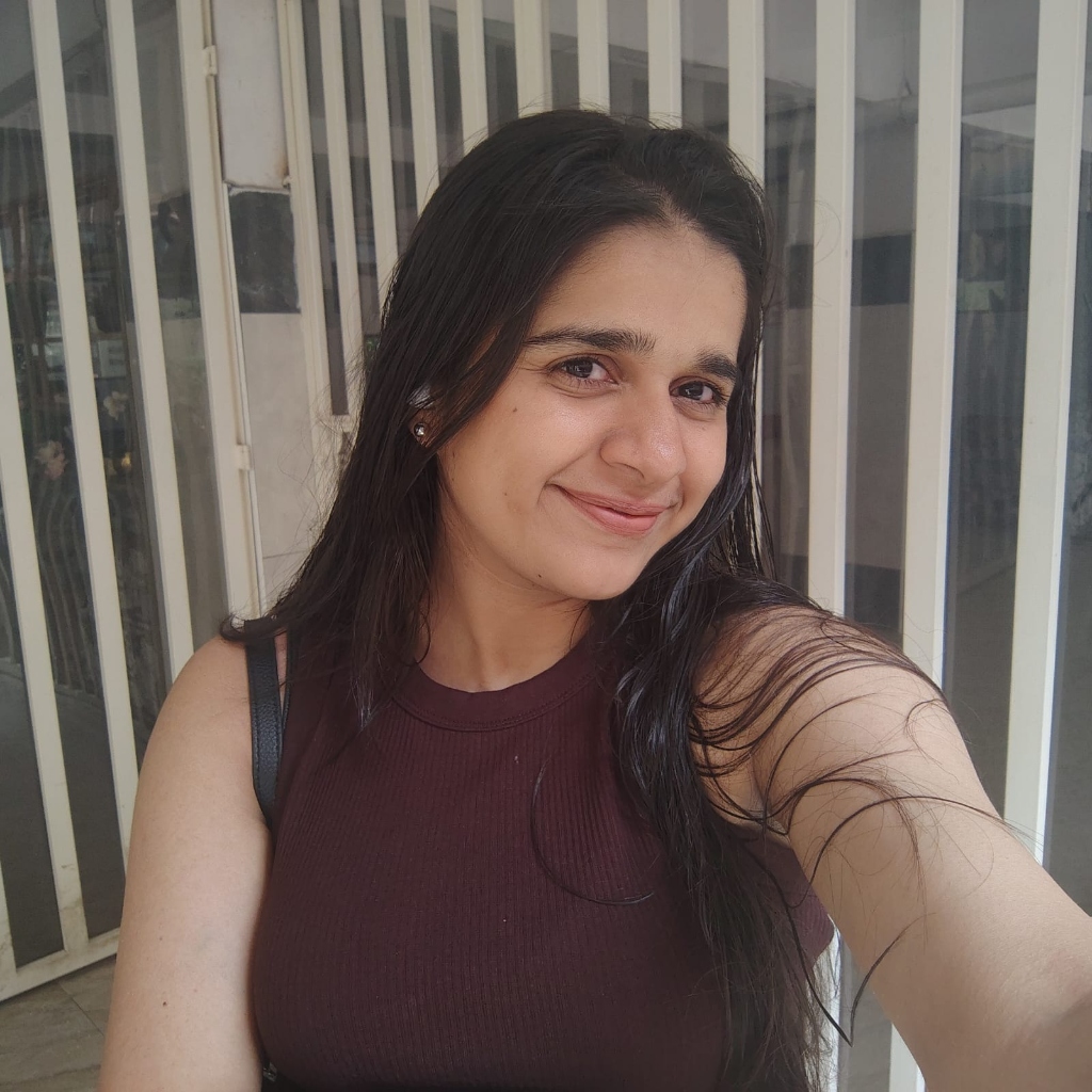 Pooja dimple selfie